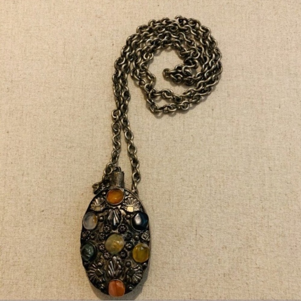 Vintage | Long Antique Indian Pendant - Picture 7 of 11